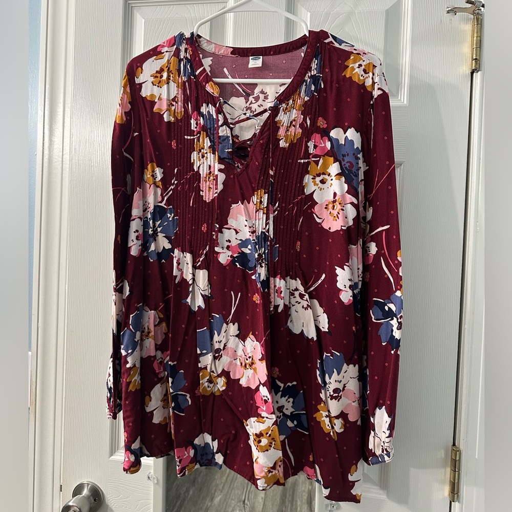 Old Navy Burgundy Flowered Blouse size XL